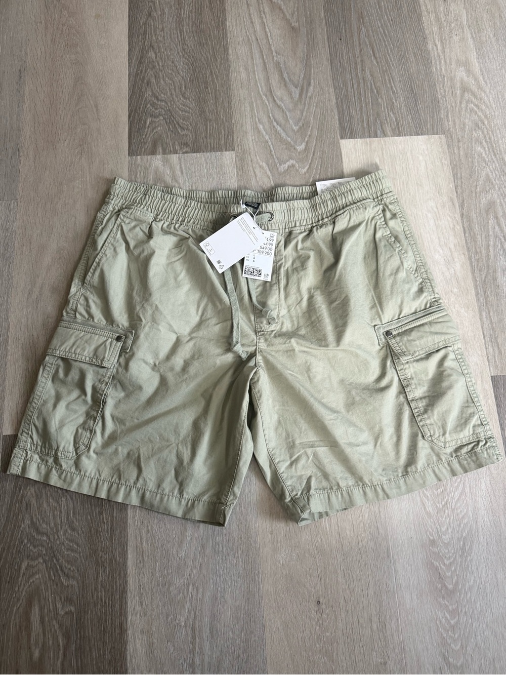 H&M Men's Cargo Shorts - Light Olive Green